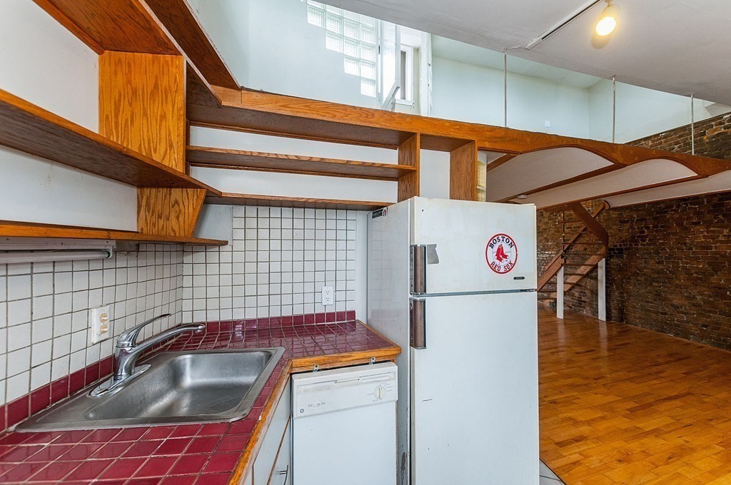 11 Savin Hill Ave, Dorchester