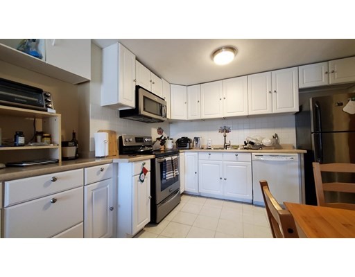 39 Englewood Ave, Brighton