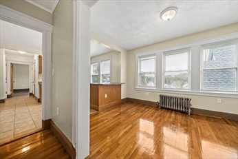 742 River St, Hyde Park