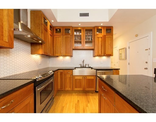 212 Canton St, South End