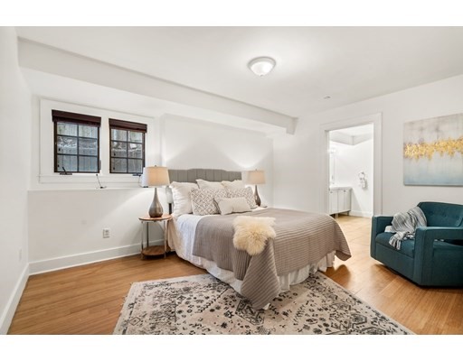 103 Russell St, Charlestown