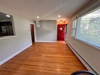 35 Leonard St, Dedham