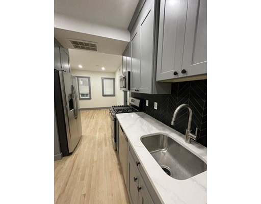 41 Long Ave, Brighton