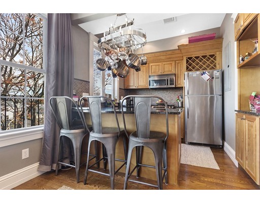 514 1/2 3rd St, South Boston