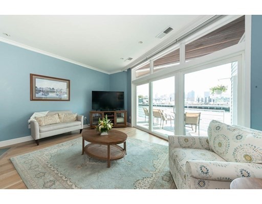 51 Pier 7, Charlestown