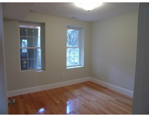 1422 Columbia Rd, South Boston