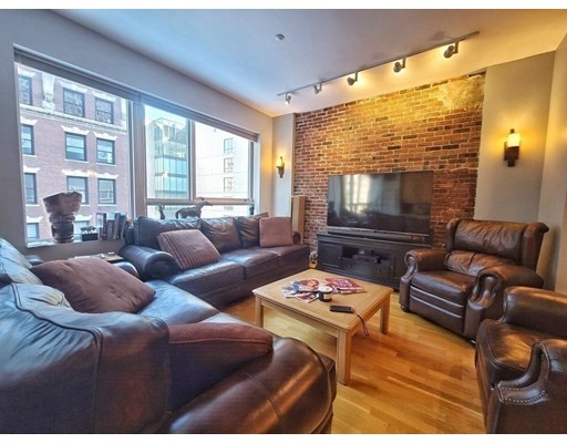 99 105 Broad St, Waterfront