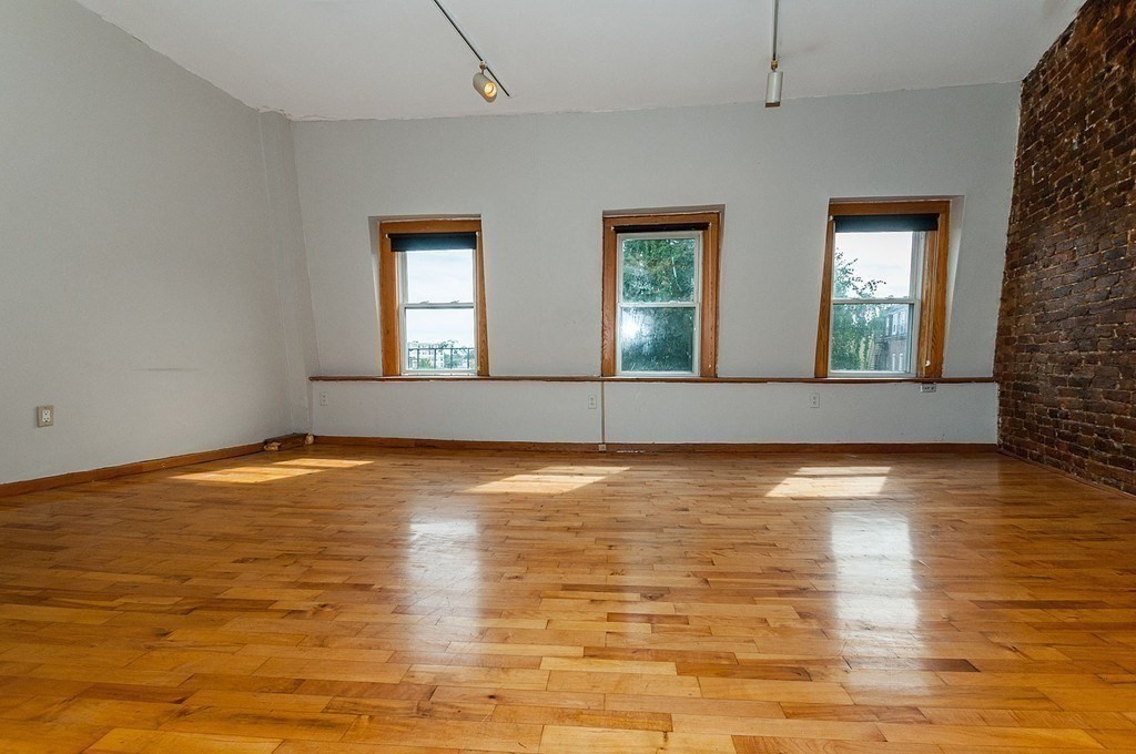 11 Savin Hill Ave, Dorchester