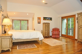 4 Crestview Ln, Milton