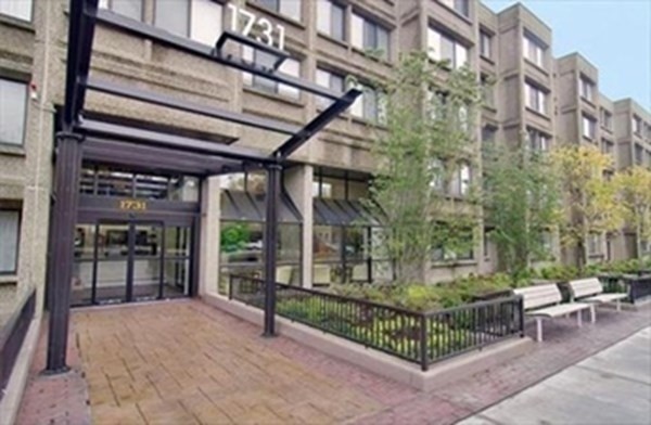 1731 Beacon St, Washington Square