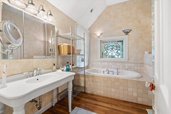 956 Blue Hill Ave, Milton