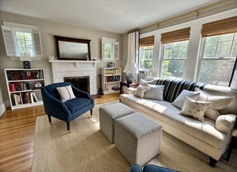 451 Poplar St, Roslindale