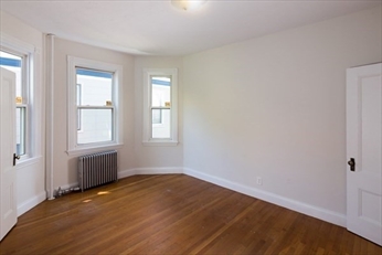 15 Pond St, Jamaica Plain