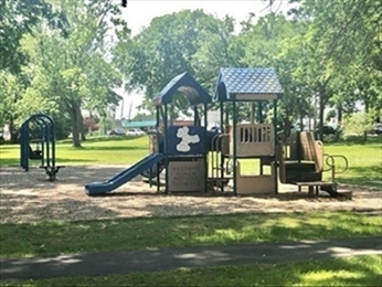 92 Pine Hill Rd, Dedham