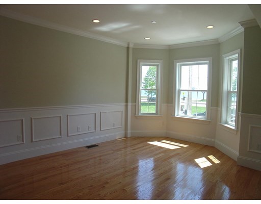 1422 Columbia Rd, South Boston