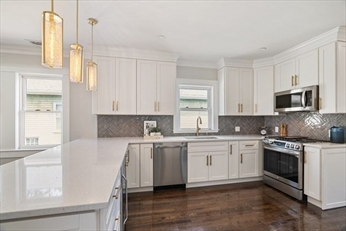 84 Sunnyside St, Hyde Park