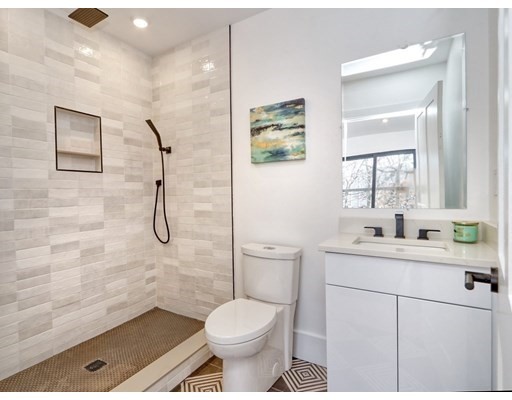 4 Everett Pl, East Boston