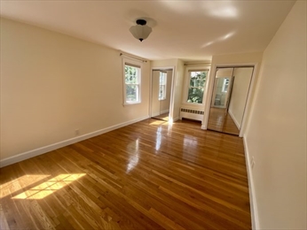 307 Russett Rd, Chestnut Hill