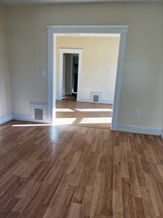 3952 Washington St, Roslindale