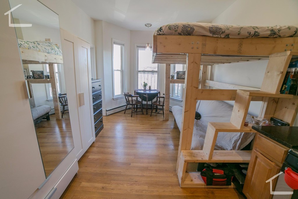 26 Pinckney St, East Somerville