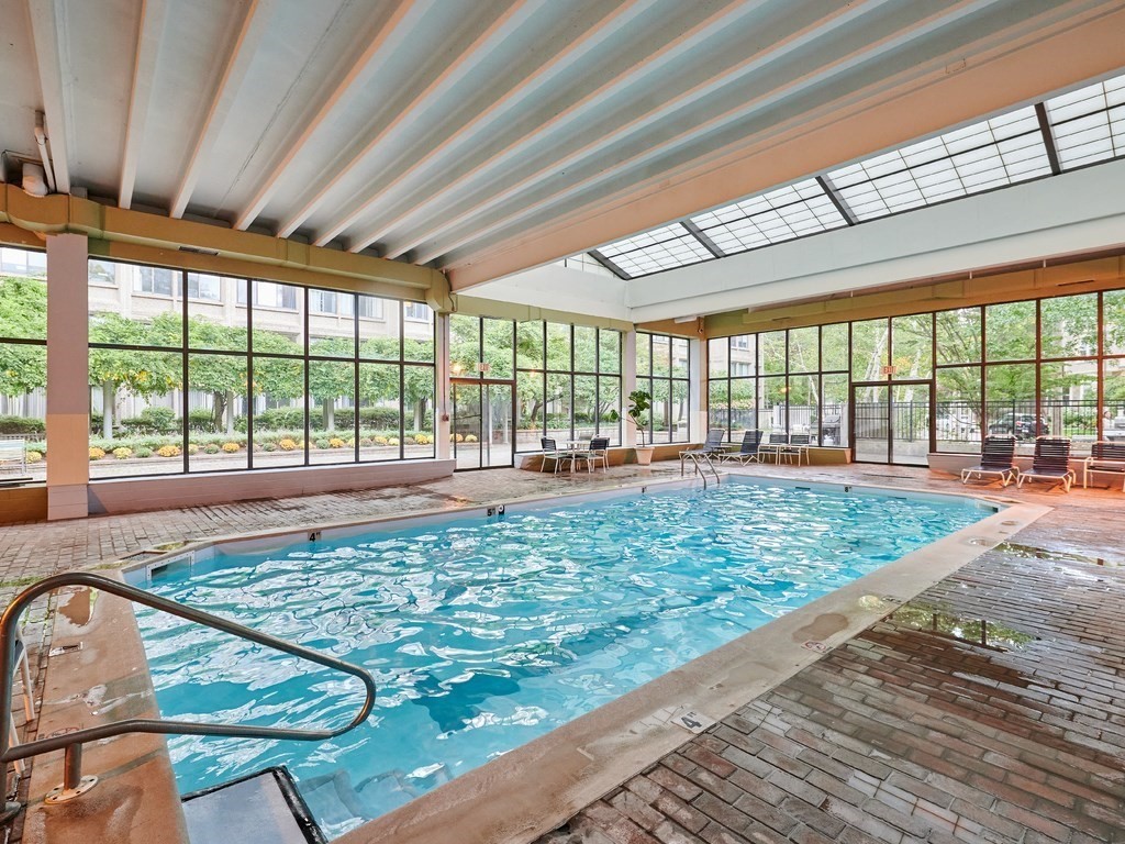 1731 Beacon St, Washington Square