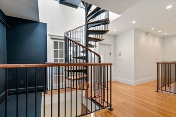 354 Tappan St, Washington Square