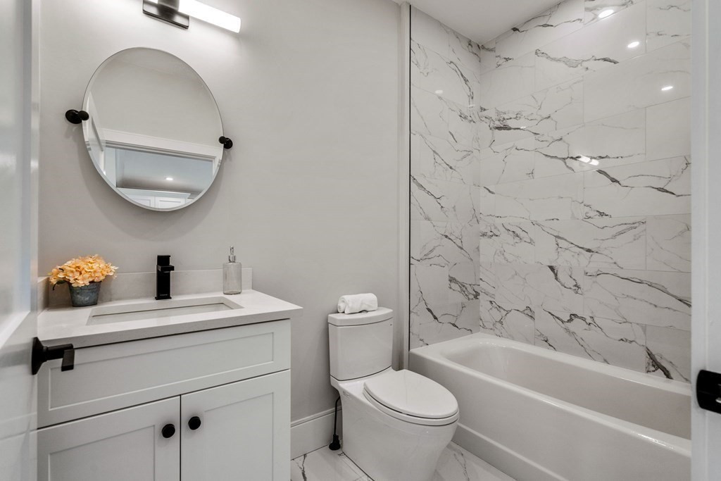 14 Porter St, Jamaica Plain