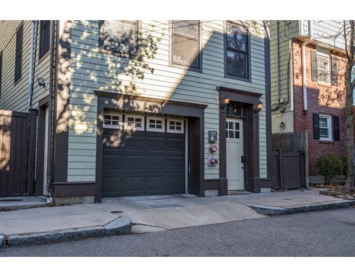 103 Russell St, Charlestown