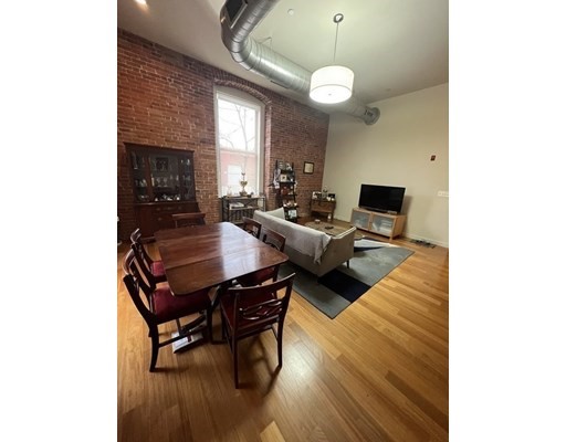 125 B St, South Boston