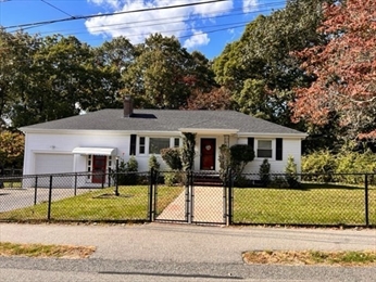 35 Leonard St, Dedham