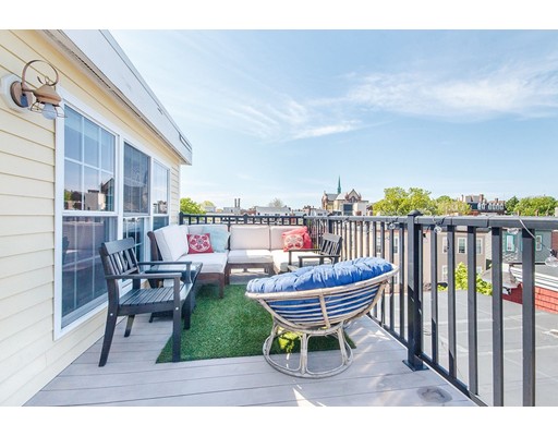 514 1/2 3rd St, South Boston