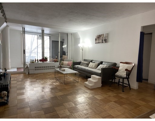 99 Pond Ave, Longwood