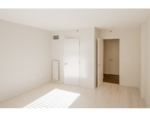 755 Boylston St, Back Bay