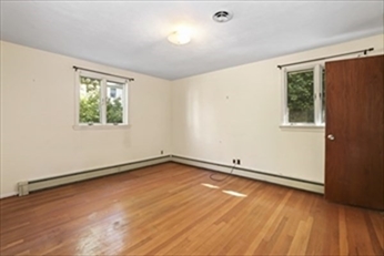 11 Centre Ln, West Roxbury