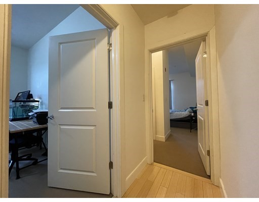 9 Gardner St, Allston