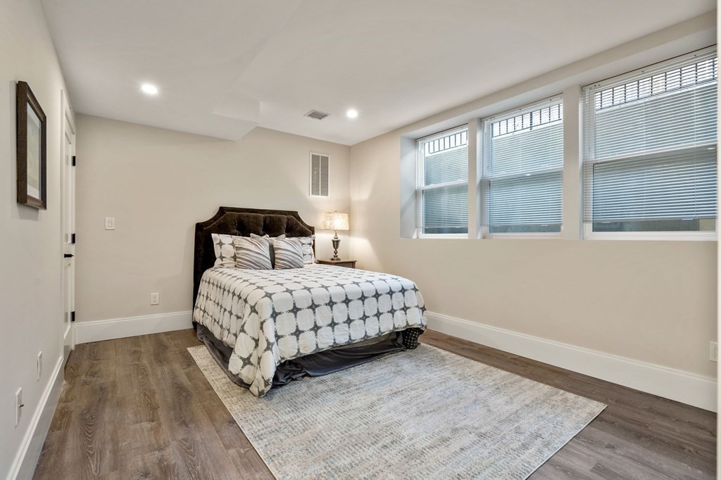 14 Porter St, Jamaica Plain