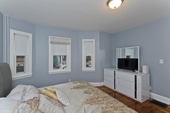 10 Stafford St, Dedham