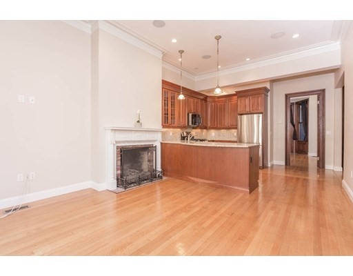 35 Fairfield St, Back Bay