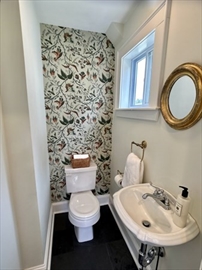 451 Poplar St, Roslindale