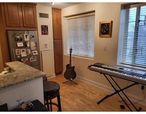 20 Chapel St, Longwood