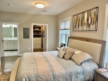 966 Hyde Park Ave, Hyde Park