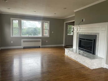 32 Border St, Dedham