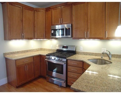 1422 Columbia Rd, South Boston