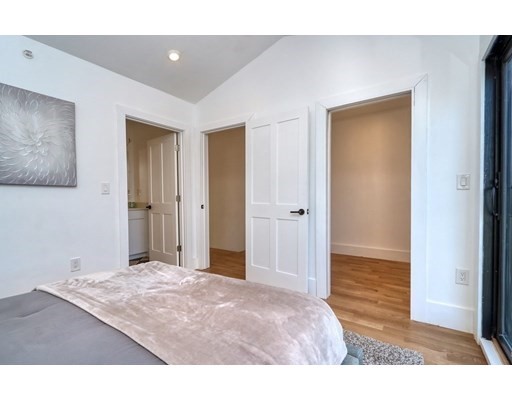 4 Everett Pl, East Boston