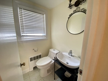 307 Russett Rd, Chestnut Hill