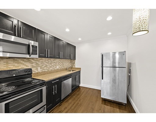 71 Oxford Ave, West Cambridge