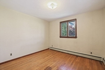 11 Centre Ln, West Roxbury