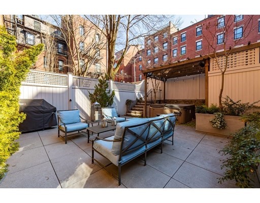 340 Marlborough St, Back Bay