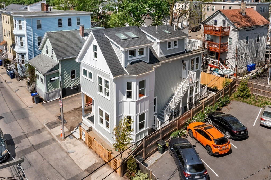 14 Porter St, Jamaica Plain