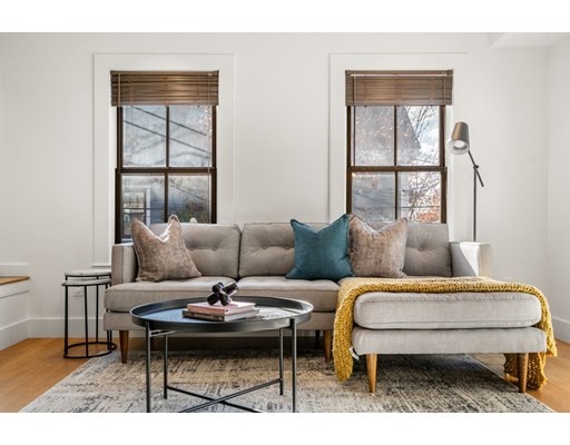 103 Russell St, Charlestown